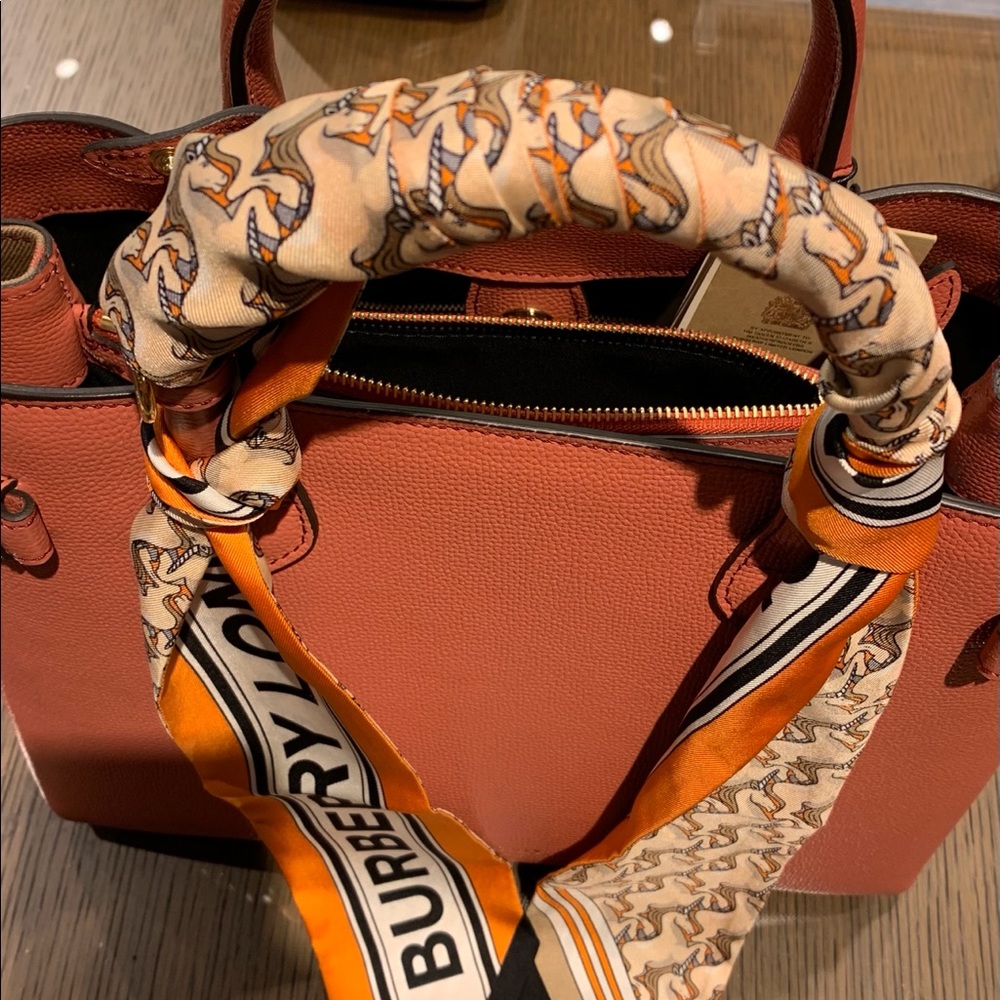 Burberry purse